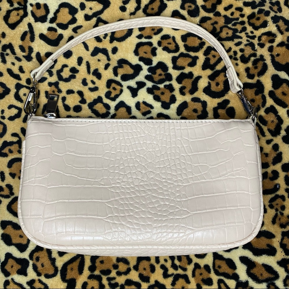 Faux Croc Leather Creme Shoulder Bag. Cute & Dainty. Silver Hooks. On/Off Straps
